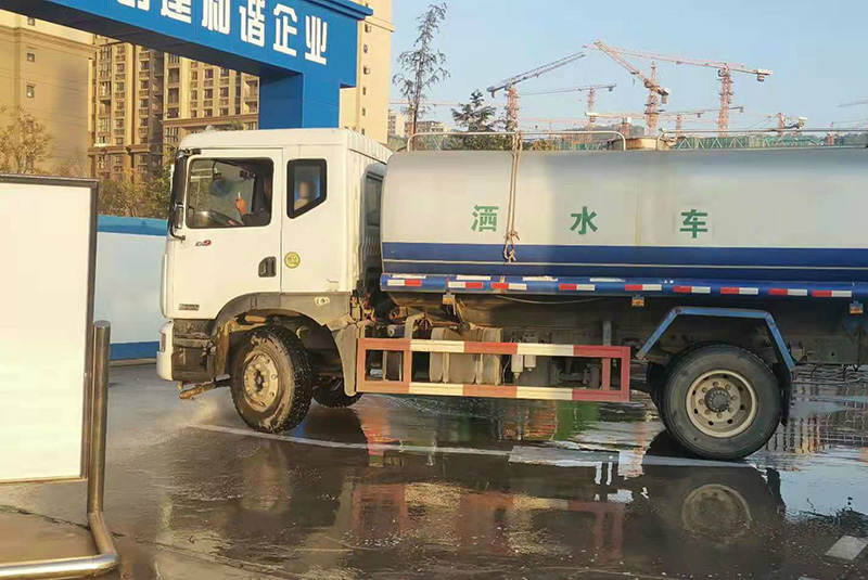 洒水车 洒水车